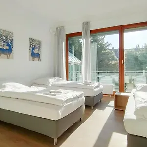 Raj Living - With 2 , 3 And 6 - 15 Min To Messe Dus And Old Town Dus Appartement