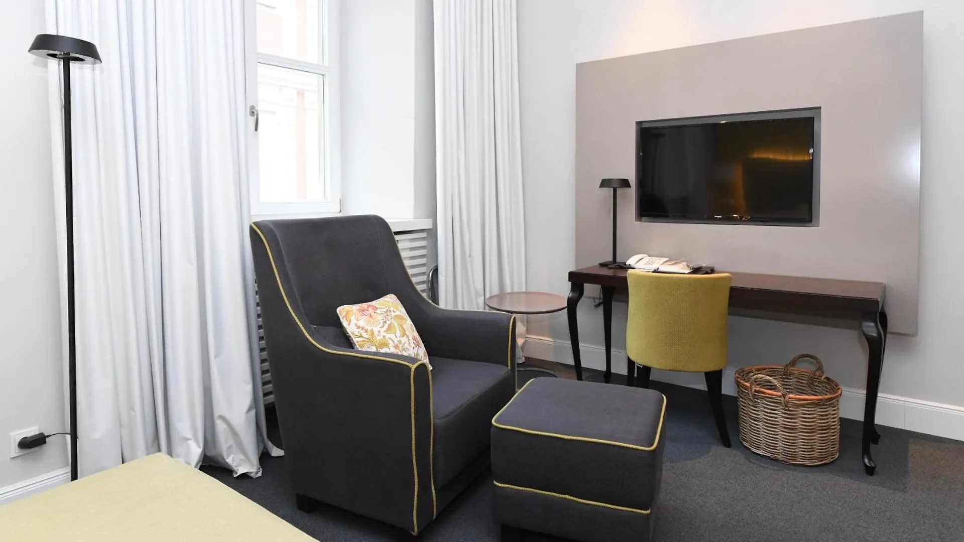 רגנסבורג Hotel Bischofshof Am Dom 4*,  גרמניה